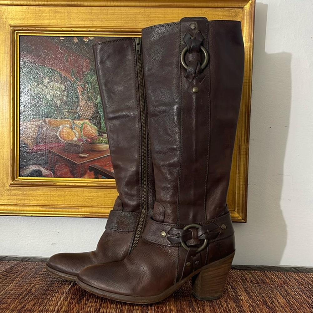 Knee high Frye boots in great condition, brown leather